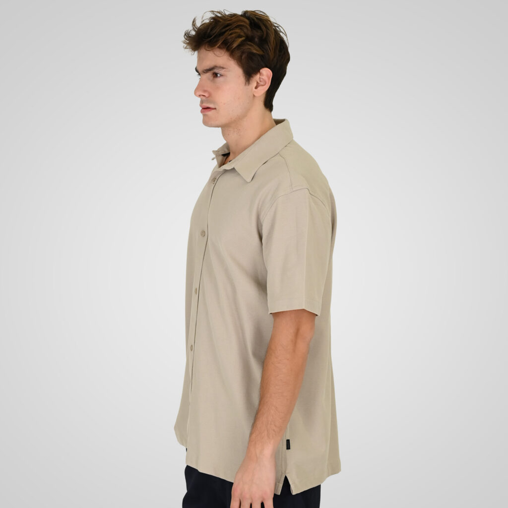 261GS-5185 SHIRTS WITH CHEST POCKET AND SHORT SLEEVES (SPECIAL PIQUE FABRIC) (RELAXED FIT) CREAM
