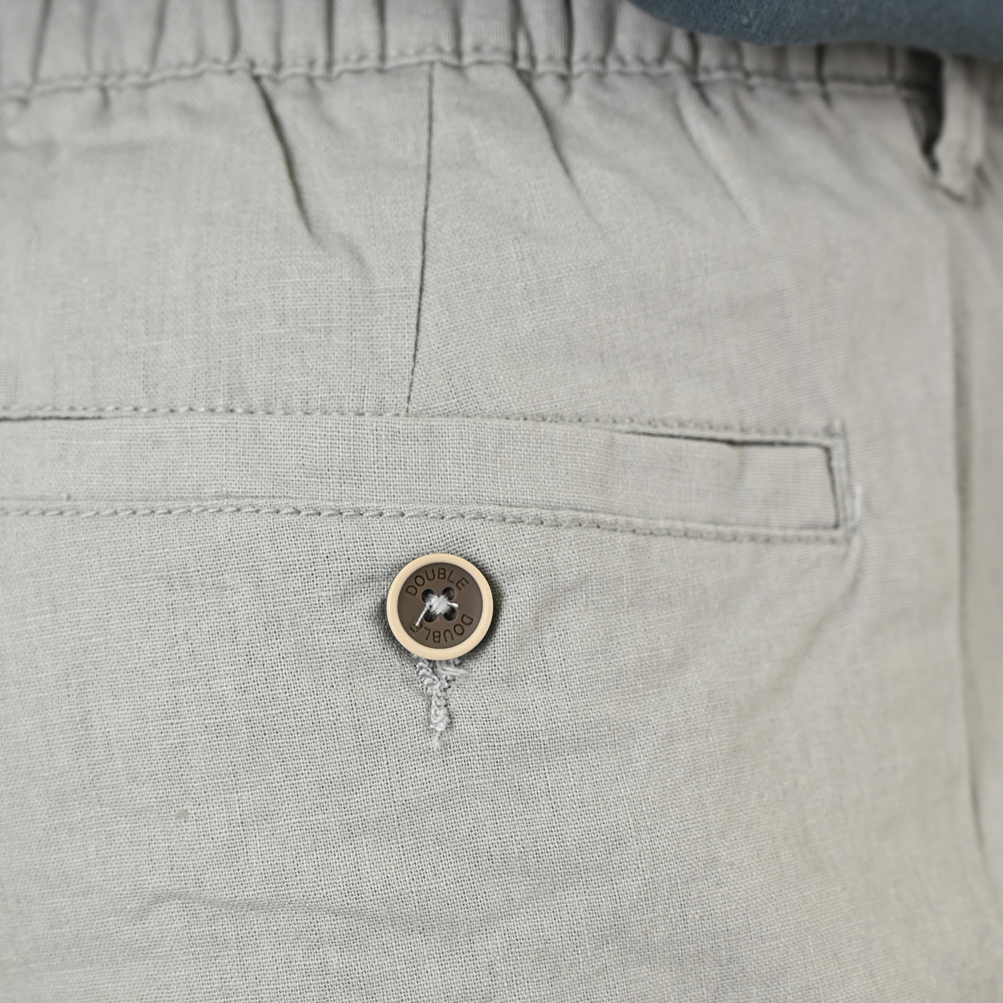 261MSHO-7068 CHINOS LINEN BLEND SHORTS WITH ELASTICATED WAISTBAND SMOKE GREEN - Image 5