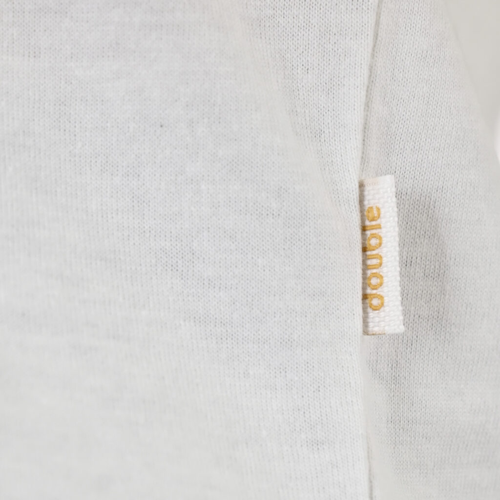 261TS-9139 T-SHIRT HENLEY V-NECK WITH BUTTONS OFF WHITE