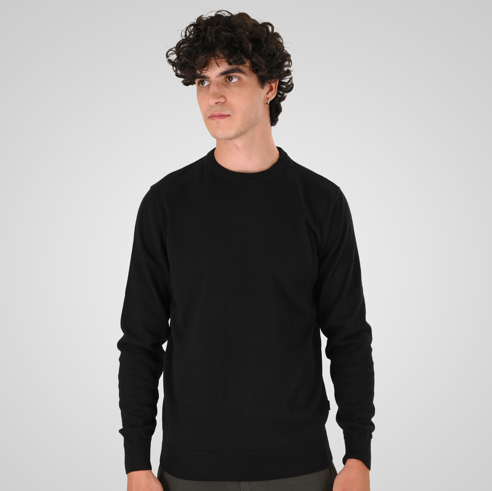 262KNIT-8070 KNITS CREWNECK BLACK - Image 1