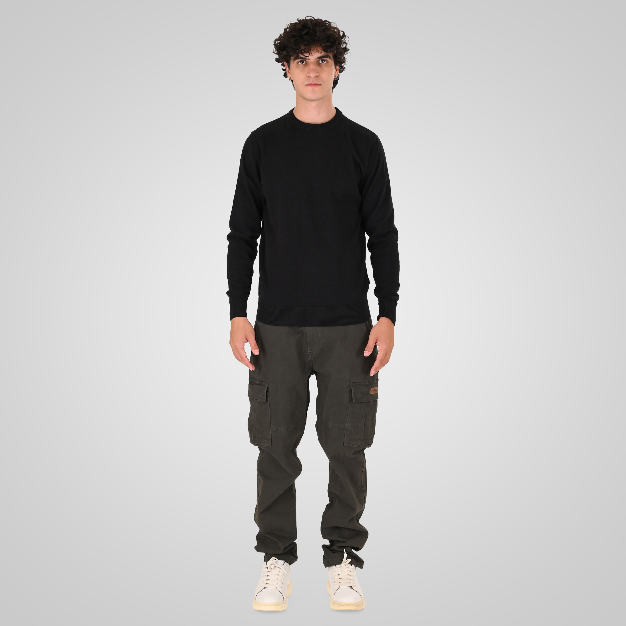 262KNIT-8070 KNITS CREWNECK BLACK - Image 2