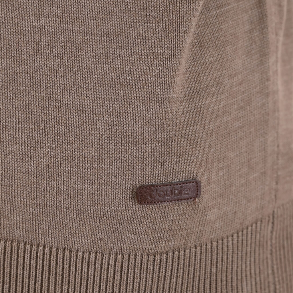 262KNIT-8071 KNITS HALF-ZIP WITH DENSE EMBROIDERY CIGAR MELANGE