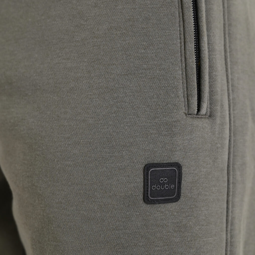 262MPAN-6056 JOGGER PANTS WITH ELASTIC WAISTBAND WITH ZIPPER POCKETS (BRUSHED FLEECE) KHAKI