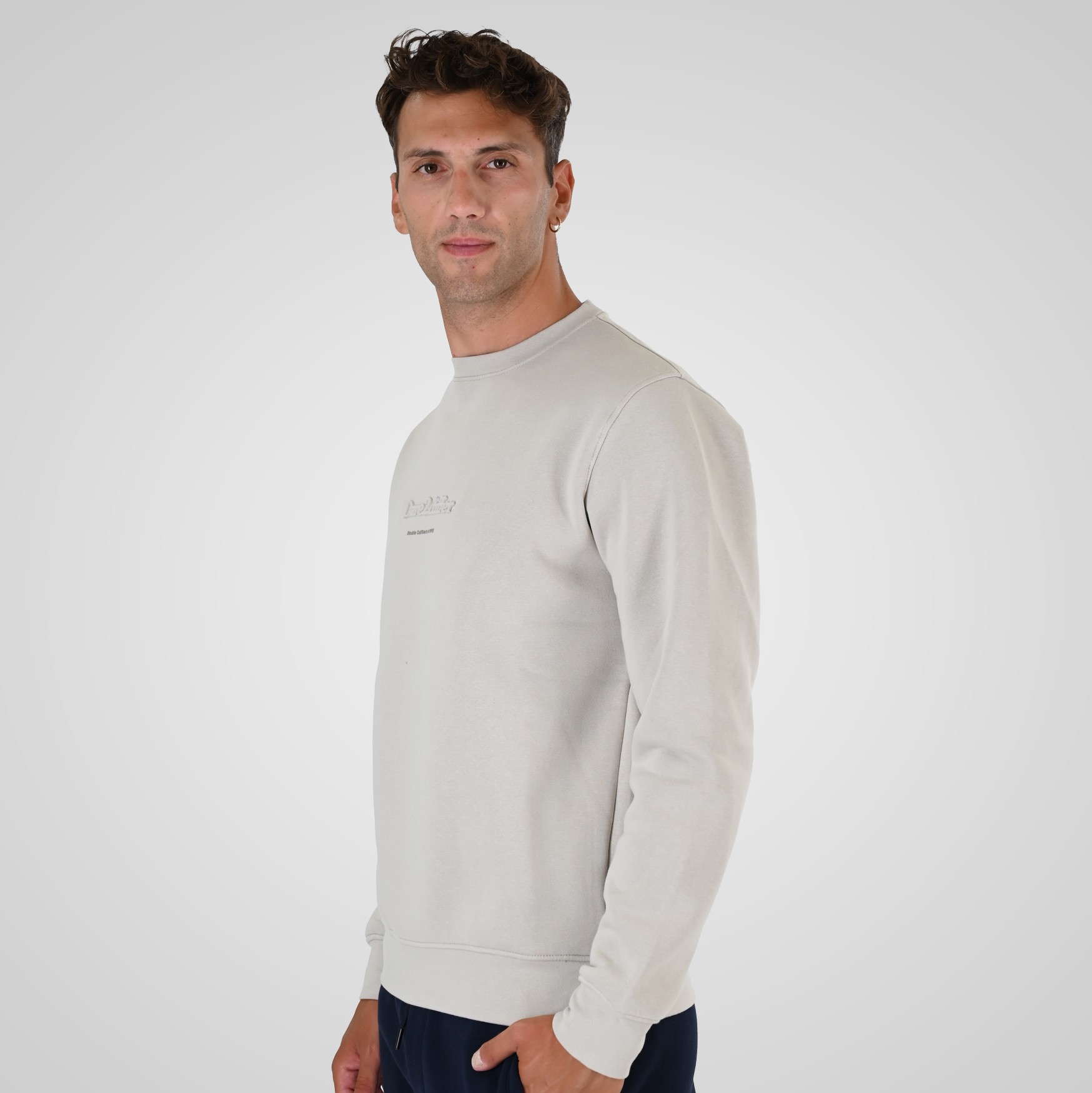 262MTOP-1153 CREWNECK TOP WITH EMBOSSED AND HIGH DENSITY PRINT (BRUSHED FLEECE) ICE - Image 3
