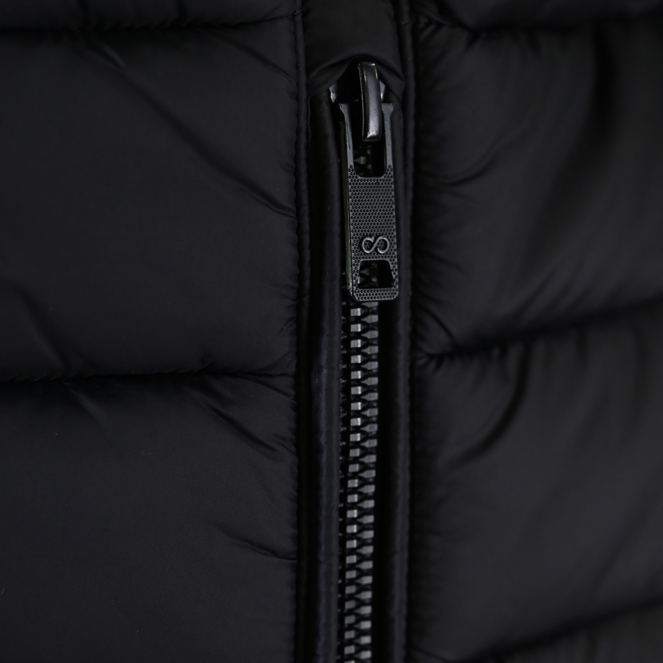 262SMJK-2104 JACKETS SLEEVELESS BLACK - Image 6