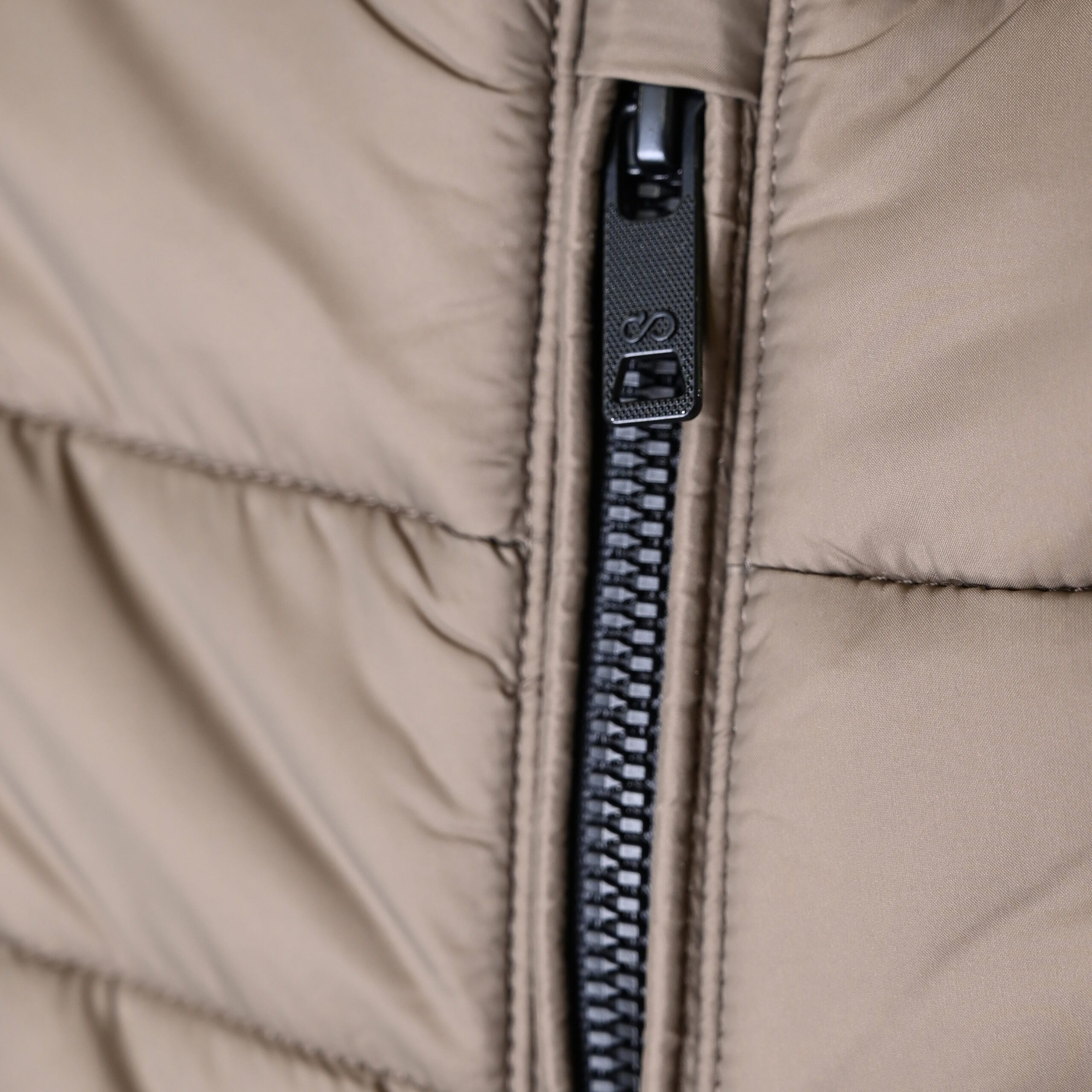 262SMJK-2104 JACKETS SLEEVELESS TAUPE - Image 7